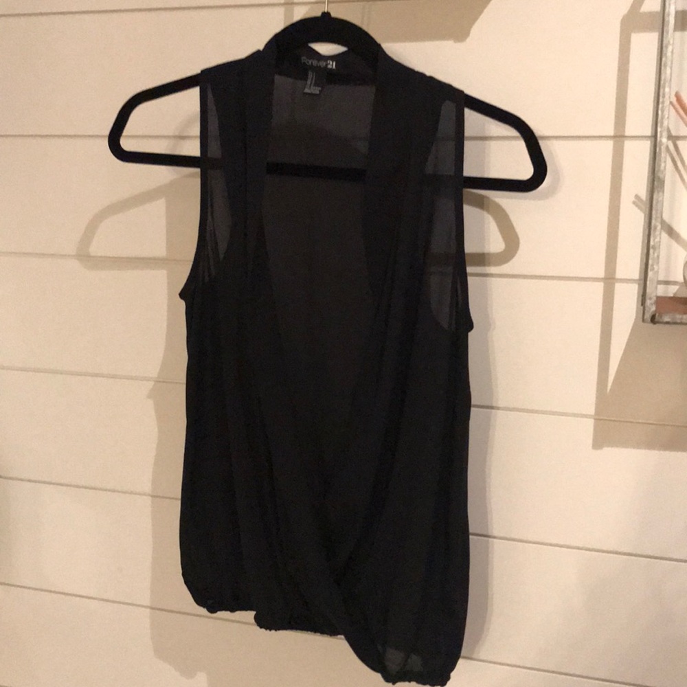 Forever 21 black low front top w/elastic bottom- S